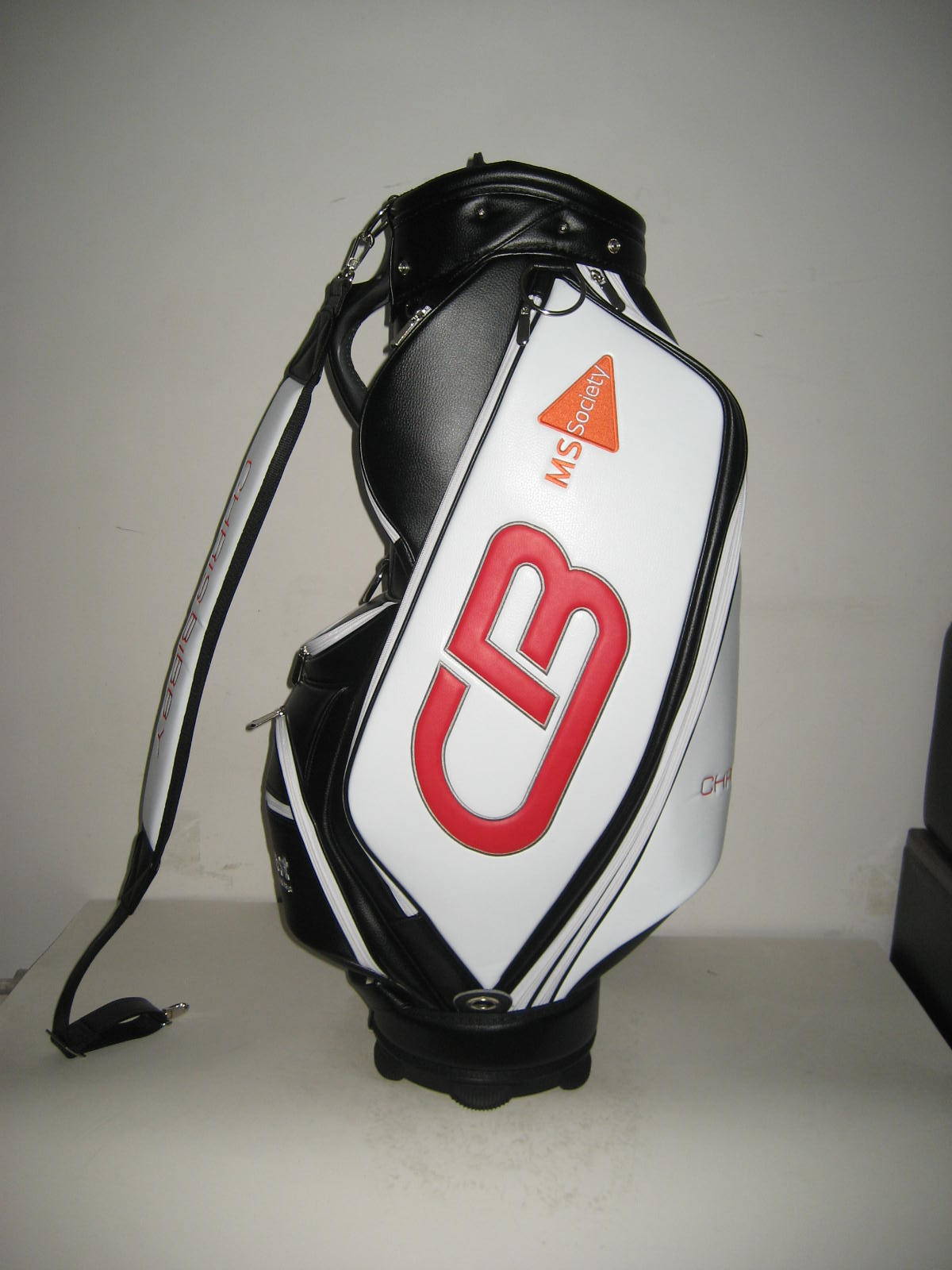 Customised football club golf bags by Golf Custom Bags 109