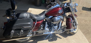 2008 HARLEY-DAVIDSON FLHRC ROAD KING CLASSIC (CSTM PAINT) motorcycle for rent near Bend, OR