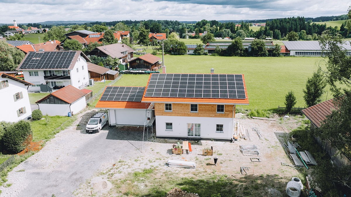Foto Kundenreferenz Austragshaus mit PV-Anlage