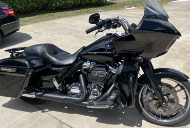 2019 HARLEY-DAVIDSON ROAD GLIDE motorcycle for rent near DeBary , FL