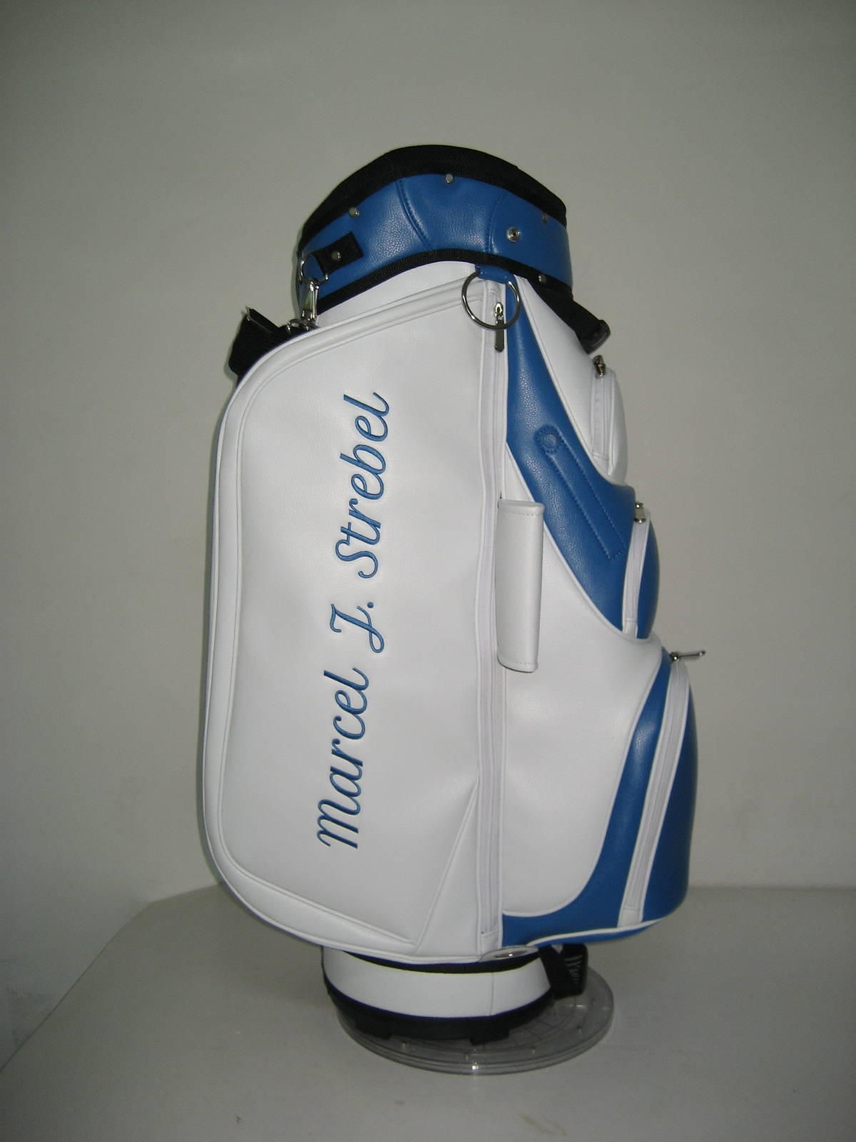 Customised football club golf bags by Golf Custom Bags 133