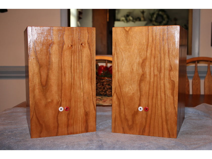 GR Research N2X Monitors Natural Cherry