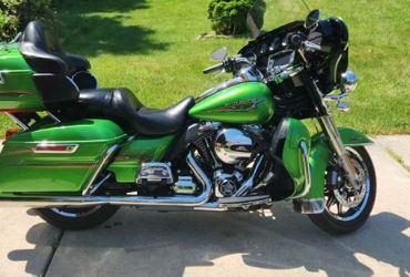 2015 HARLEY-DAVIDSON FLHTK ULTRA LIMITED (COLOR OPTION) motorcycle for rent near Reading, PA