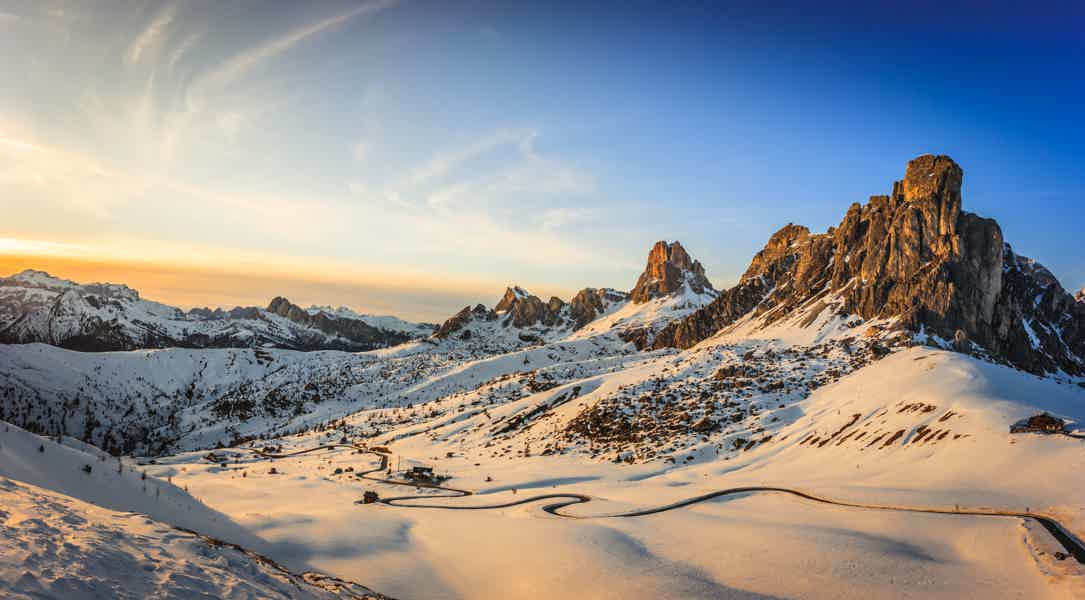 From Venice: A day among the Dolomites and Lake Bryes - photo 3