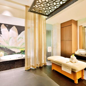 Honeymoon Excursion - Couples Massage