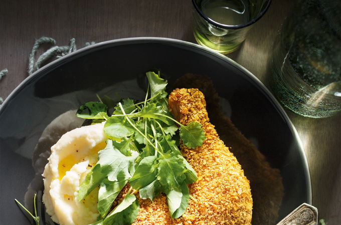 Cornflake-Crusted Chicken Legs