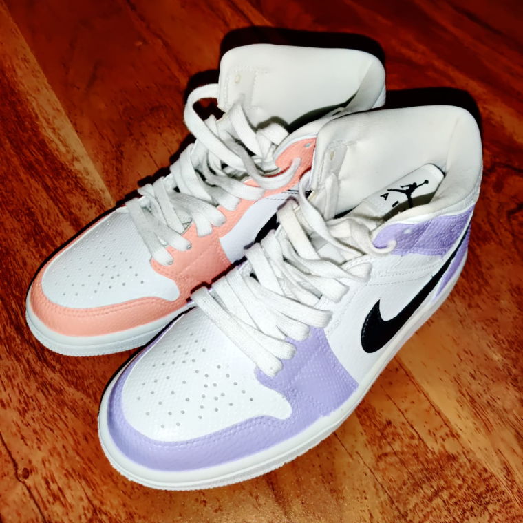 Custom Nike Air Jordan 1 mid