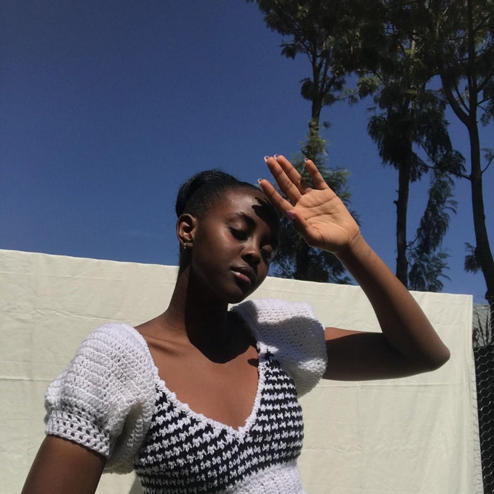 HOUNDSTOOTH PUFF SLEEVE TOP