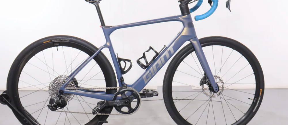 a Giant DEFY ADVANCED E+ ELITE AR electric road bike
