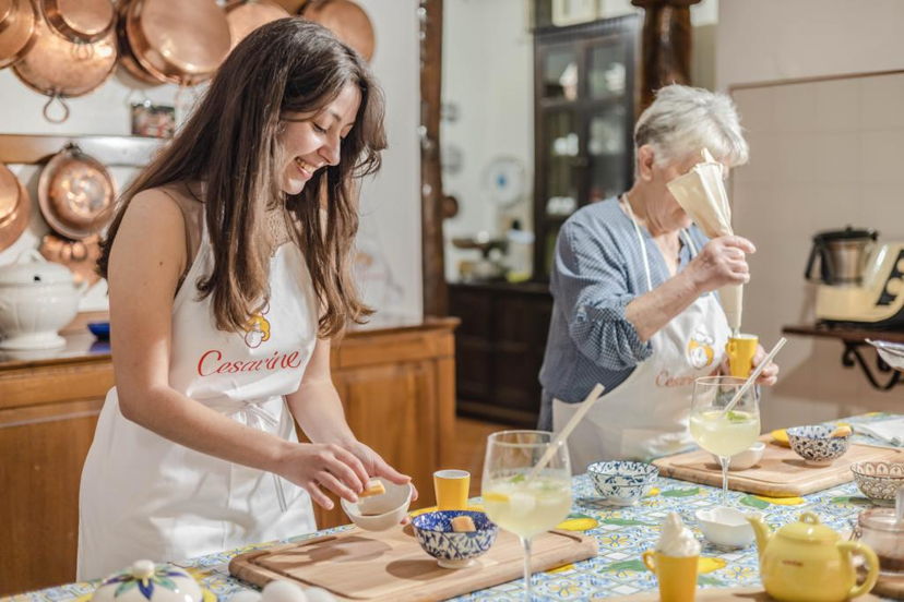 Corsi di cucina Sorrento: Lezione di limoncello e banchetto sul Golfo di Sorrento