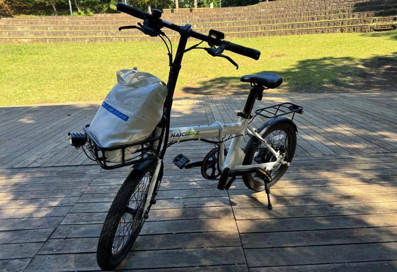 公園に止めた自転車