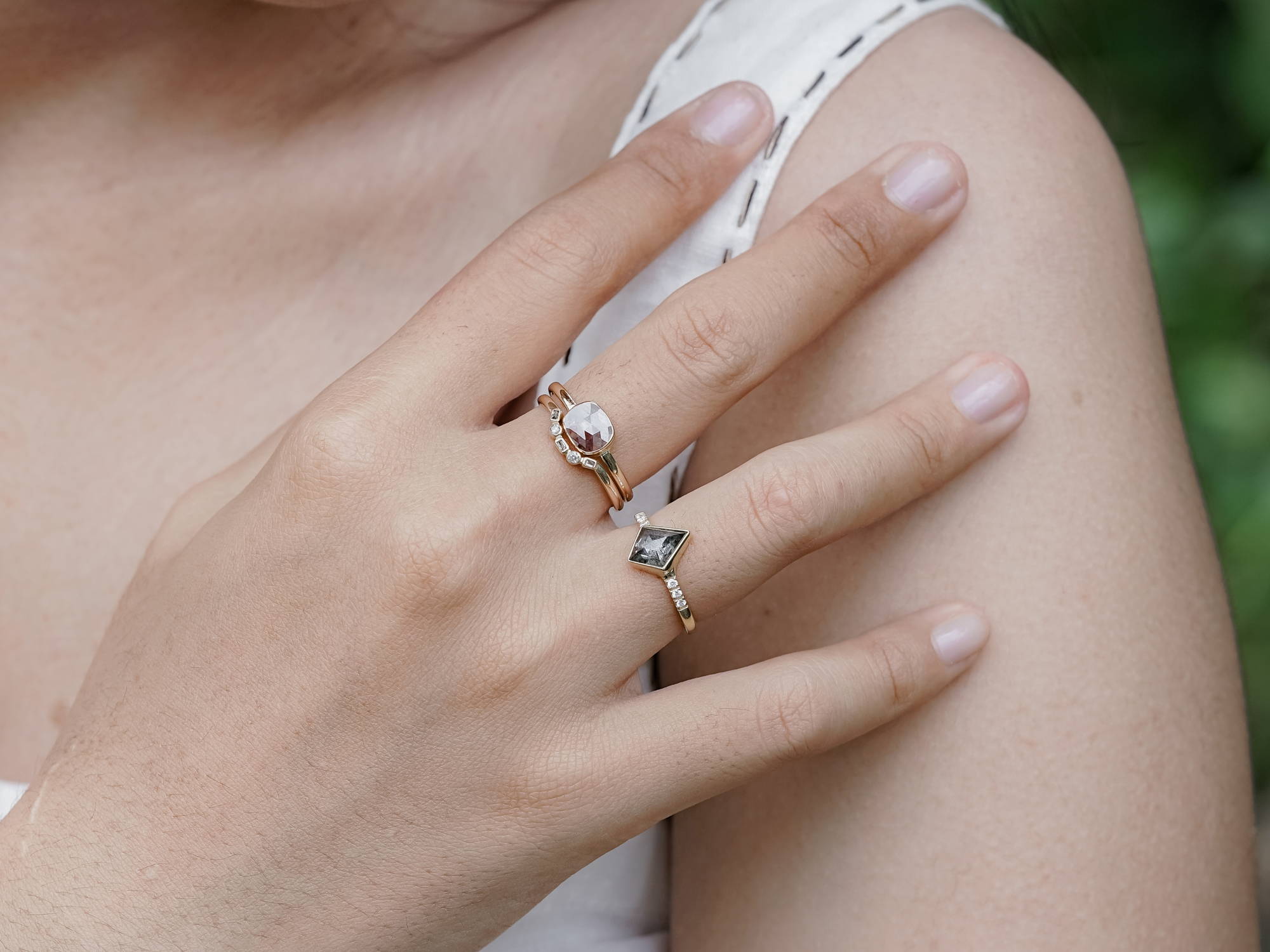 How tight should an engagement ring be Gardens of the Sun