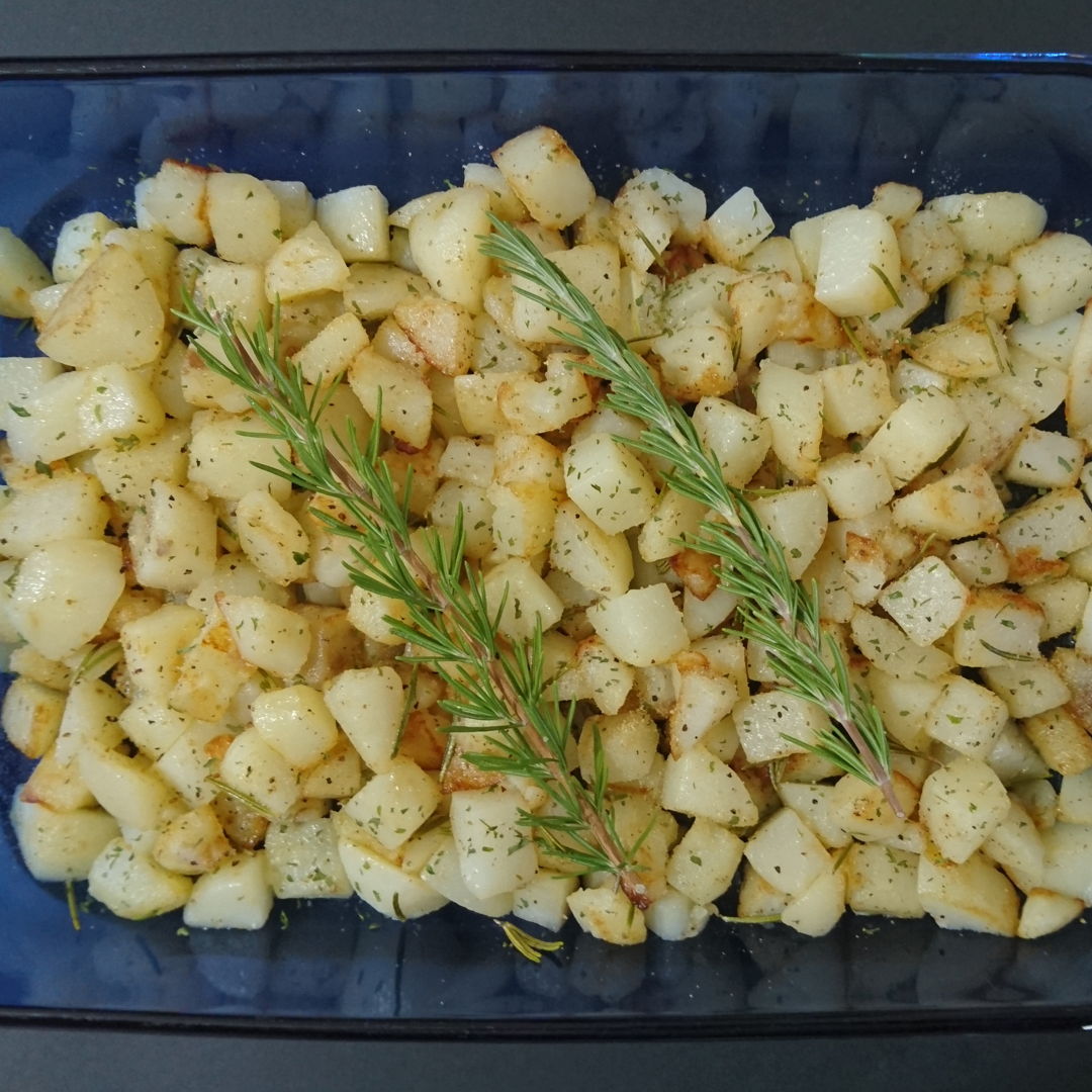 Date: 24 Dec 2019 (Tue)
21st Side: Rosemary Sautéed Potatoes [156] [132.4%] [Score: 10.0]
2nd Side for Christmas party at midnight 24 Dec 2019 (Tue).