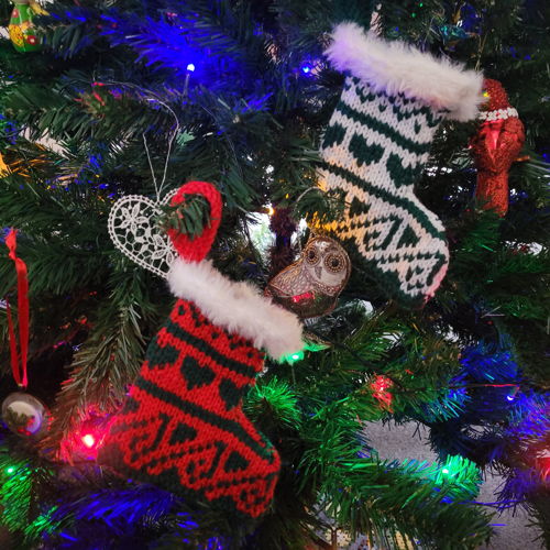 Christmas tree stocking in simple fairisle using 8 ply
