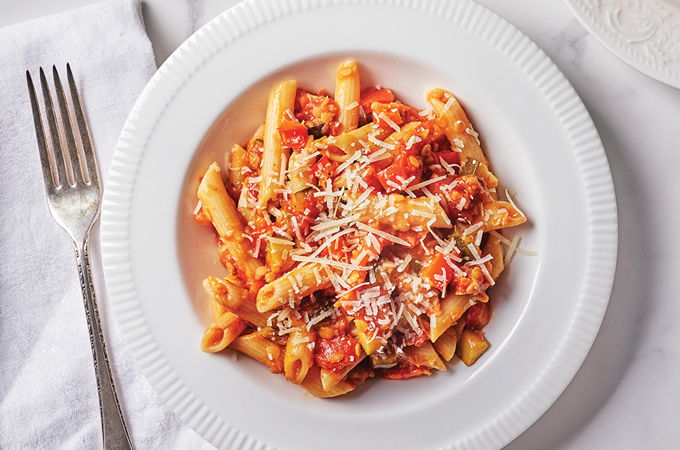 Pennes, sauce végétarienne aux lentilles rouges