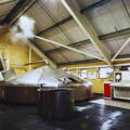 Cuve de brassage Mash Tun de la distillerie Dalmore dans le nord-ouest des Highlands d'Ecosse