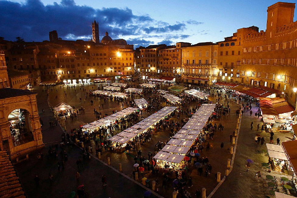  Siena (SI) ITA
- mercatonelcampo-piazza-sera650 grande.jpg