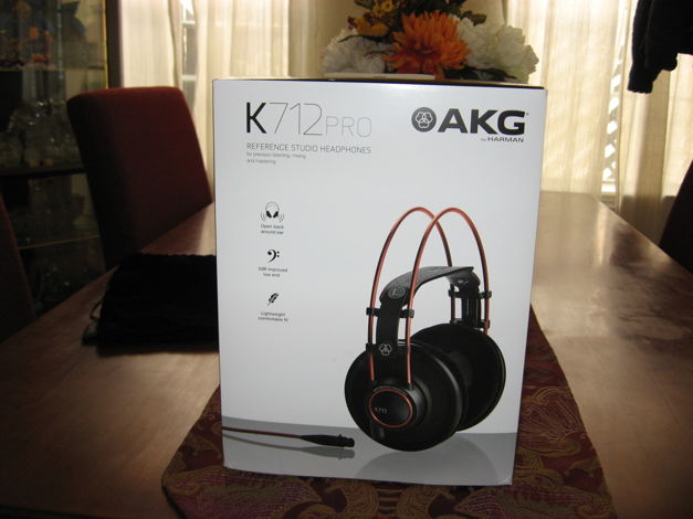 AKG K712 Pro Headphones - EXCELLENT condition