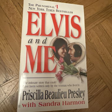 Book « Elvis and me » by Pricilla Presley 