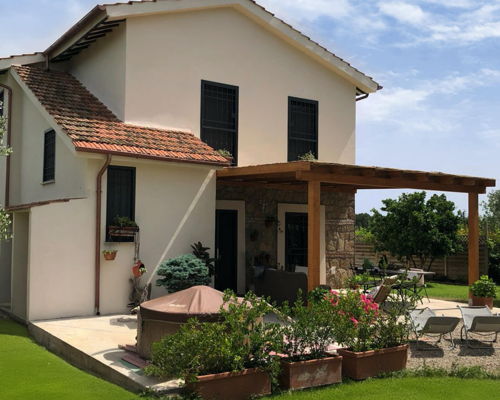 Food experiences Pescia Romana: Wellness and Flavor: Yoga and Aperitif in Nature