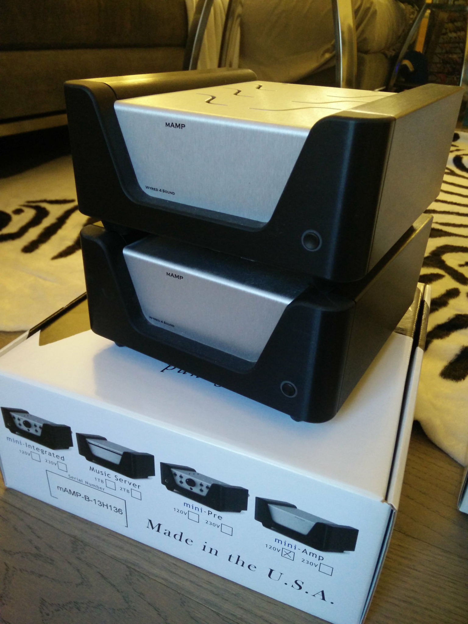 Wyred 4 Sound mAMP monoblock amplifiers PAIR silver Ori...