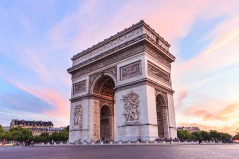 Arc de Triomphe Skip-the-Line Ticket & Seine River Cruise 