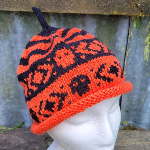 Easy Halloween hats for the family in 8 ply knitting pattern