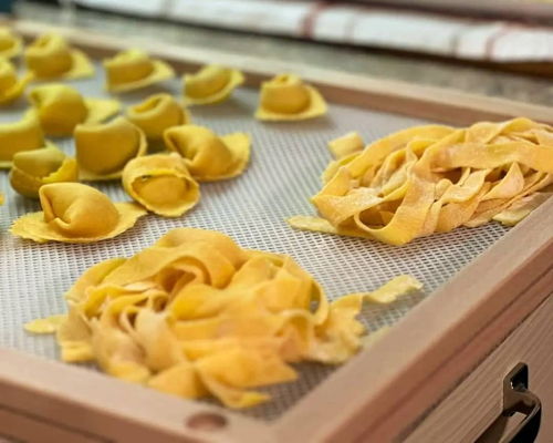 Corsi di cucina Serramazzoni: Cuciniamo Tortelloni e Crescentine sulle colline modenesi
