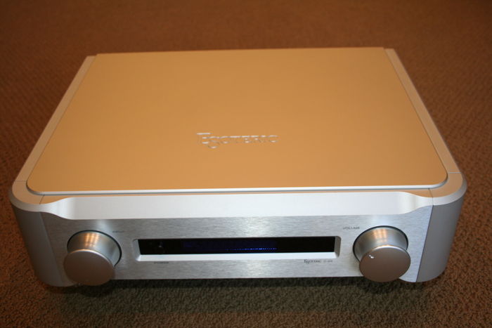 Esoteric ~~ C-03 Preamplifier ~~ Spectacular (see pics)