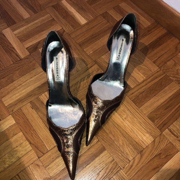 Fashionista pointy kitten shoes 