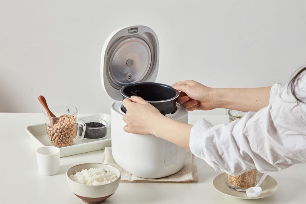 Living Mode by LocknLock LML-3012W Mini Rice Cooker (0.5-2 regular cups) 1.2L white - Image 10