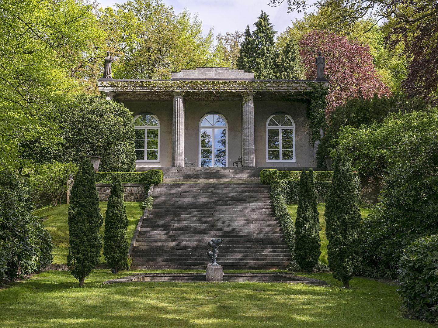 Hamburg Ehemalige Karl Lagerfeld Villa In Blankenese Steht Zum