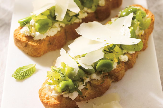 Tartines aux gourganes et à la ricotta