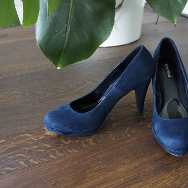 Blaue Pumps