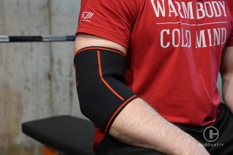 Elbow Sleeves on an Sthlete