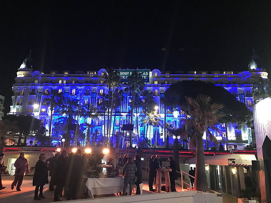  Hamburg
- Cannes bei Nacht