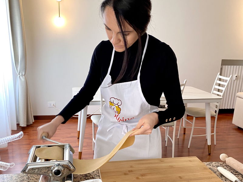 Cours de cuisine Milan: Tagliatelles et raviolis avec une Cesarina locale