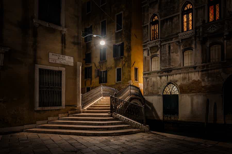 Small Group Tour of Venice by Night With an Expert Local Guide - photo 2