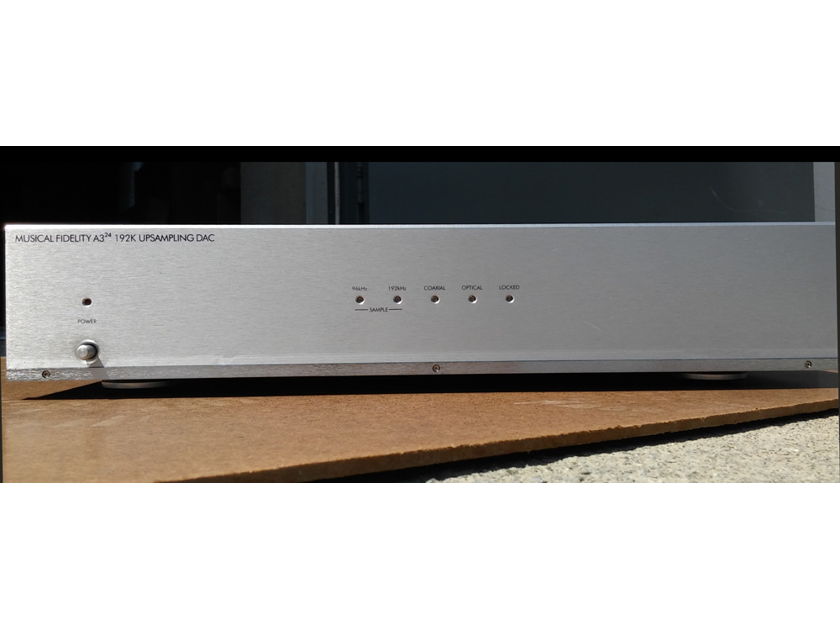 Musical Fidelity A 3.24 Upsampling DAC Used (Color: SILVER)