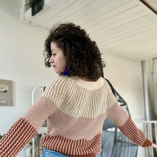 Padrão de crochê de suéter Medley: Libere sua criatividade com a técnica de crochê em mosaico!