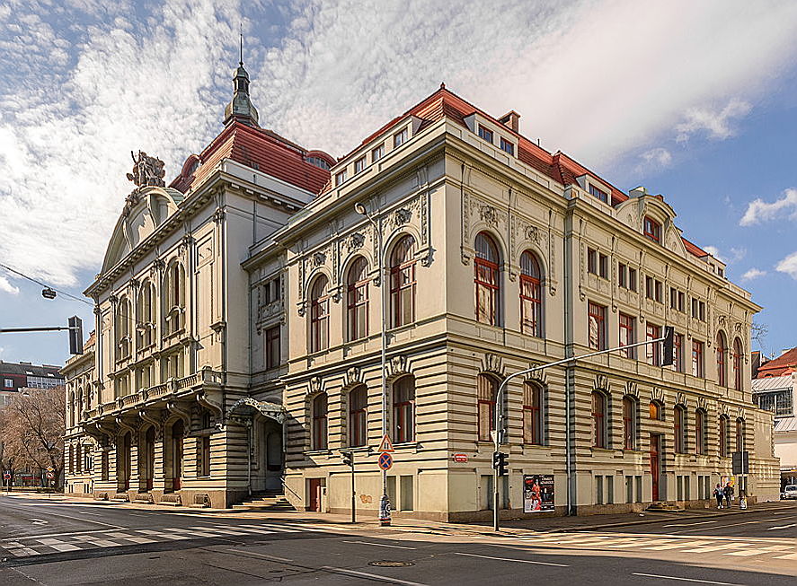  Praha 5, Smíchov
- Národní dům na Smíchově / National House Smíchov