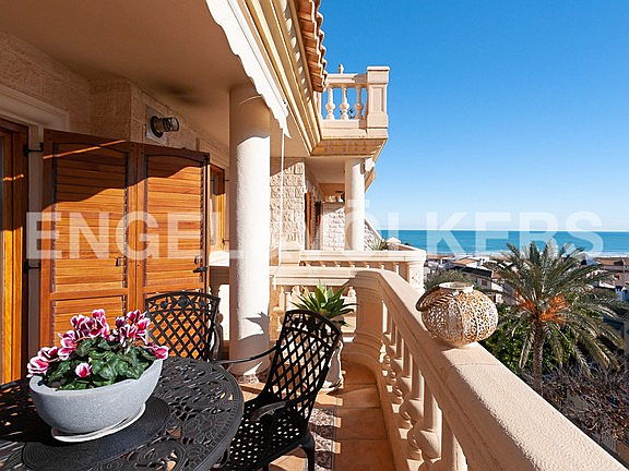  Torrevieja
- luxurious-duplex-penthouse-on-the-beach.jpg