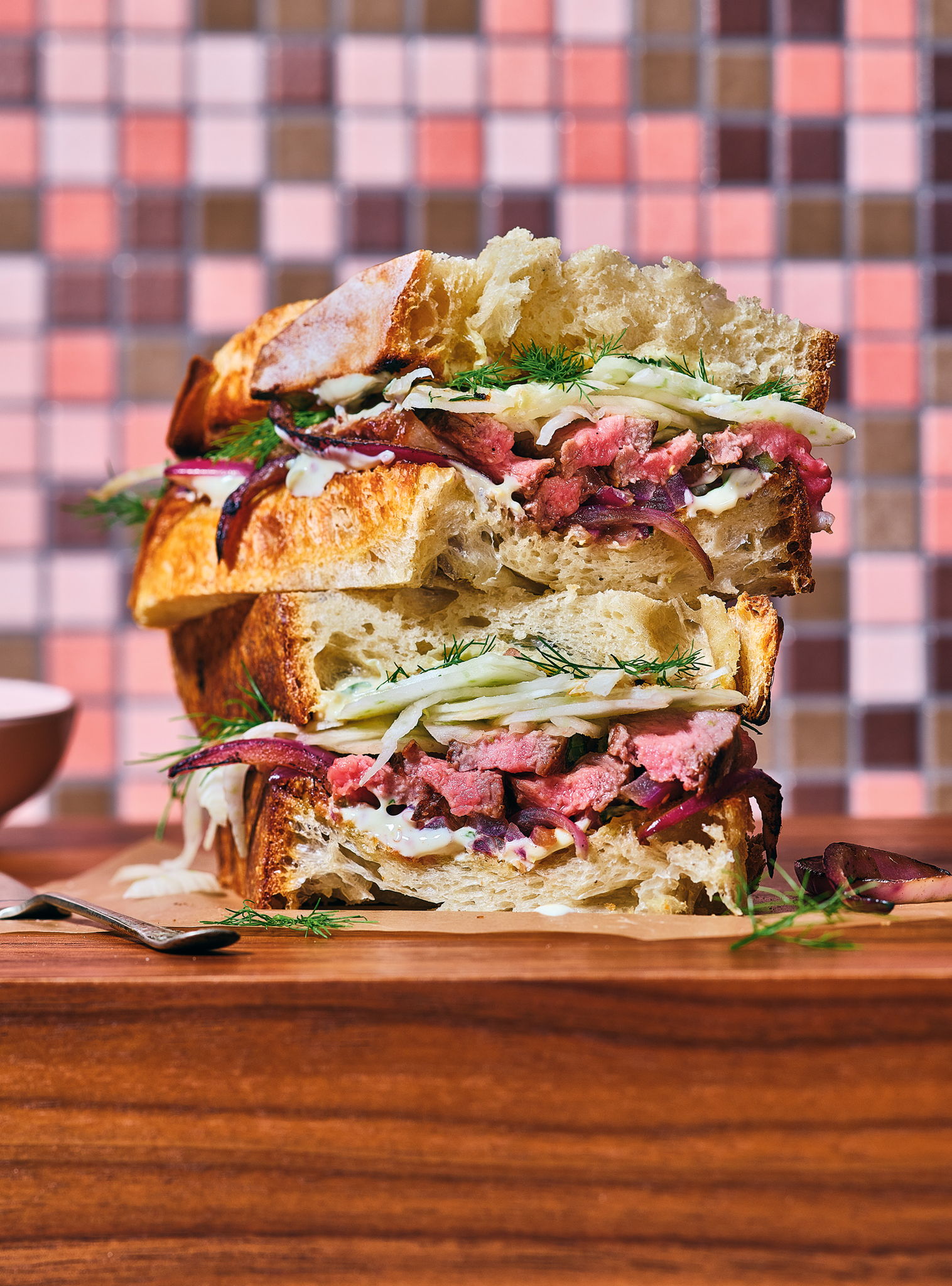 Grilled Beef and Marinated Fennel Sandwiches with Mustard Sauce | RICARDO