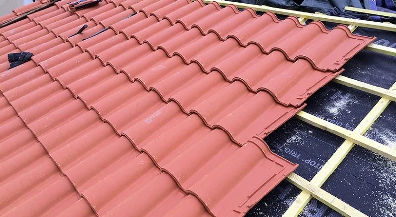 Rénovation de la couverture en tuiles romanes à Menton — photo 26 sur 34 — CEG TOITURE