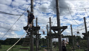 querfeldein hochseilgarten kletterer