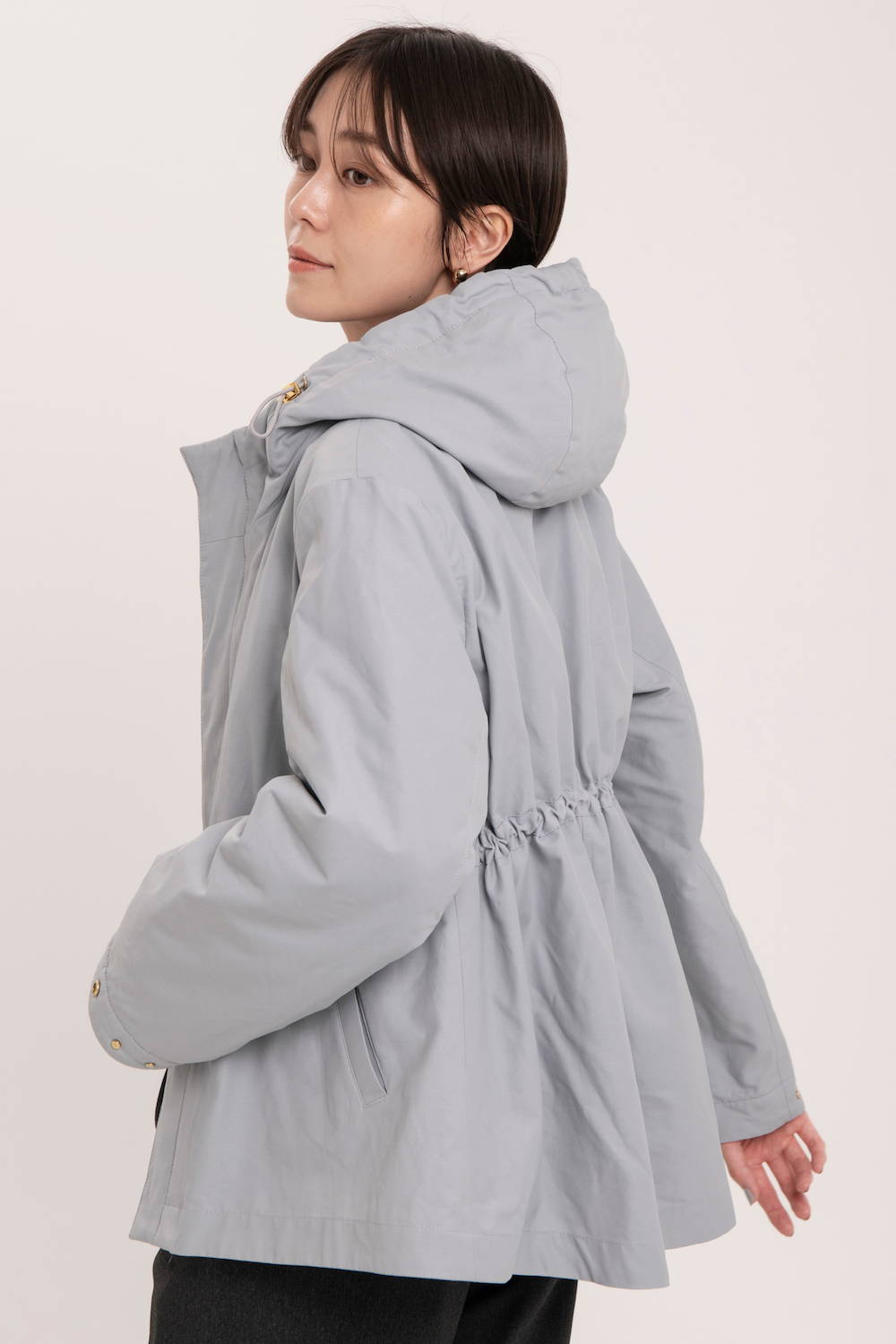 たった500gでダウンの暖かさ“エアーライトジャケット”