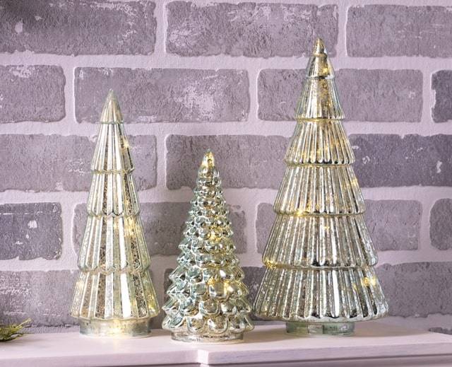 Raz Imports Wooden Sleigh With Winter Natural Arrangement and Pinecone Christmas Home Decor