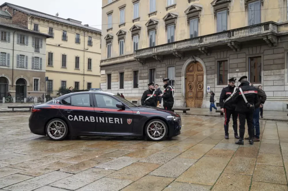 Tourist in Milan stops a €400,000 watch theft with quick reflexes | Chrono 10:10