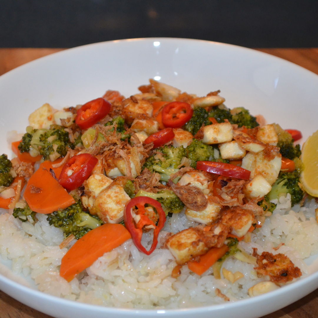 Date: 26 Mar 2020 (Thu)
91st Main: Thai Seven Spiced Tofu with Sweet Chilli Veggies & Coconut–Ginger Rice [287] [158.1%] [Score: 10.0]
Cuisine: Thai
Dish Type: Main
Enjoy a taste of Thailand at home with this medley of fragrant flavours. The tofu cubes are coated in Thai seven spice blend and then fried until golden, creating a delicious contrast against the rich coconut-ginger rice and sweet chilli sauce on the veggies.