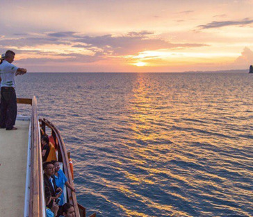 Вечерний круиз с ужином на корабле, плывущему по Андаманскому морю
